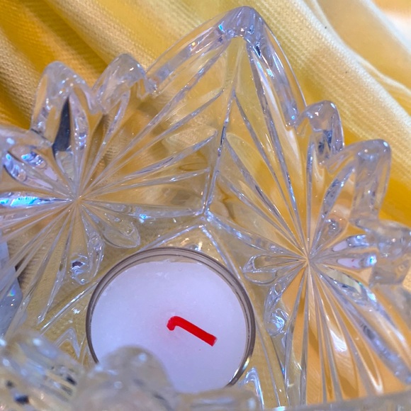 Mikasa Fire Blossom Full Lead Crystal Triangle Tea-light CandleHolder - Picture 3 of 7